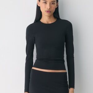 Aritzia Enrich Stretchy Black Skort